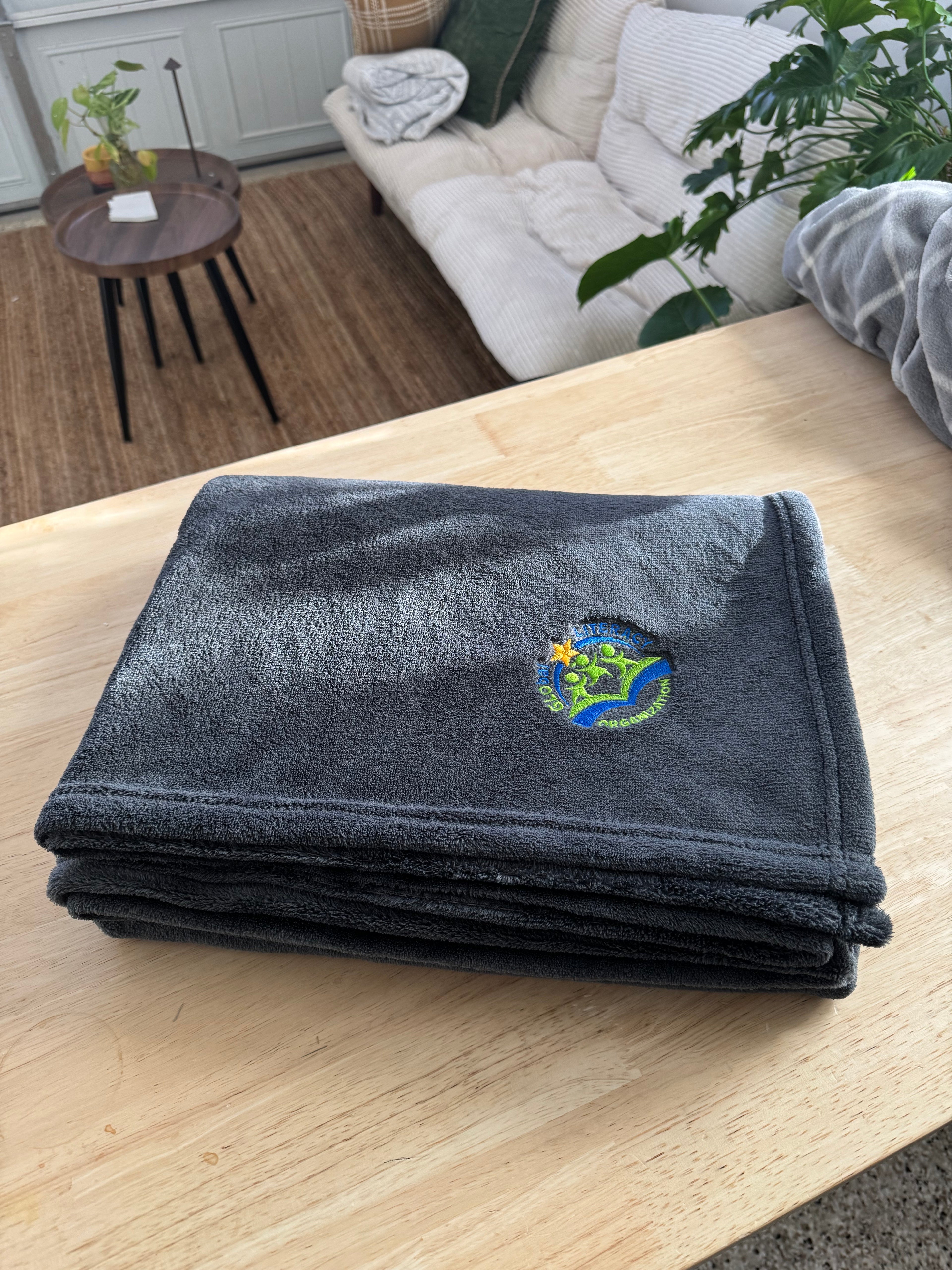 GLO Cozy Fleece Blanket