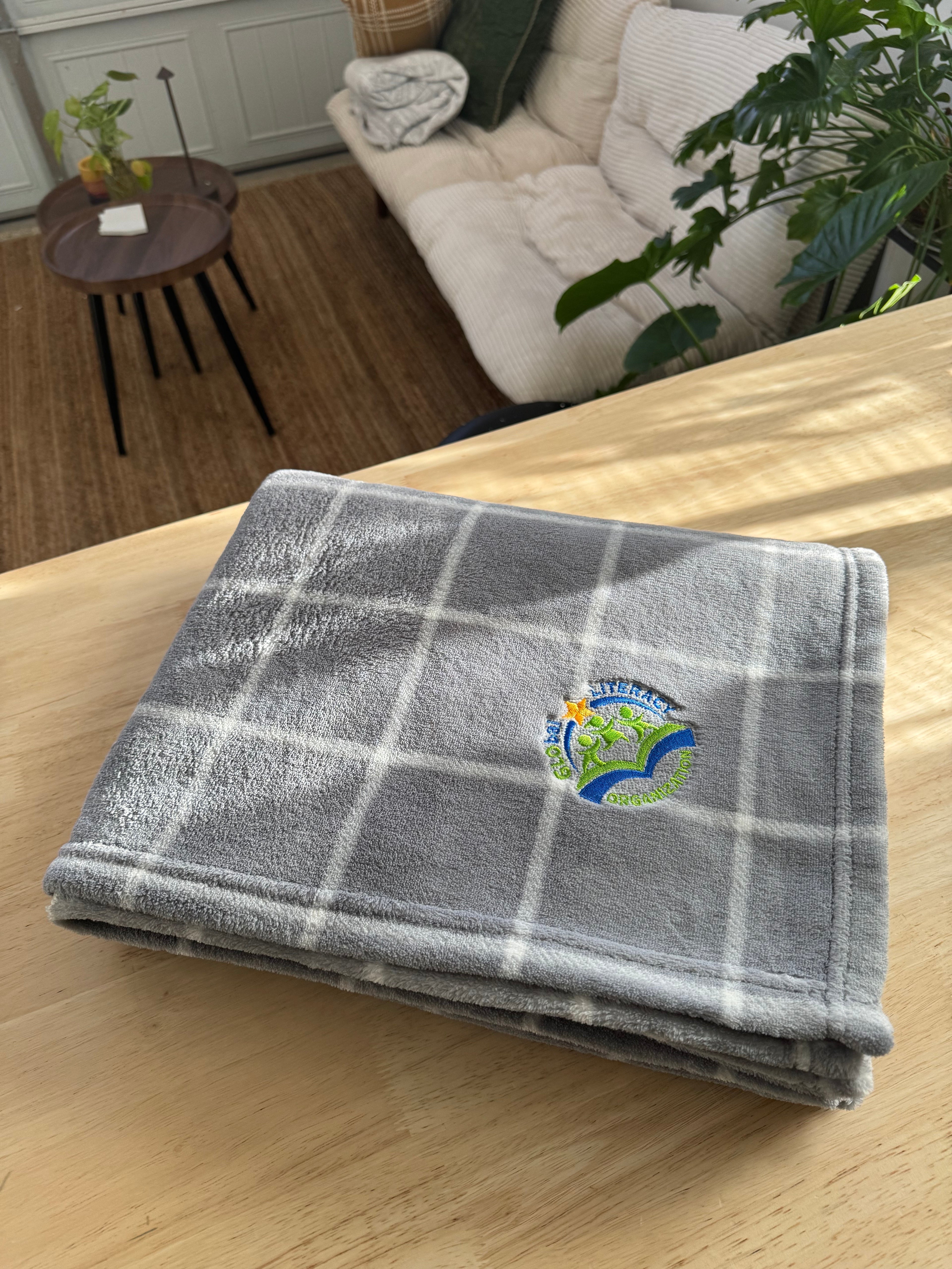 GLO Cozy Fleece Blanket